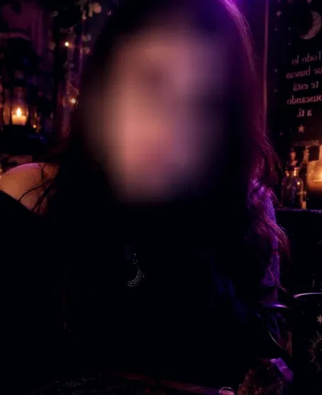 Andrea, 33