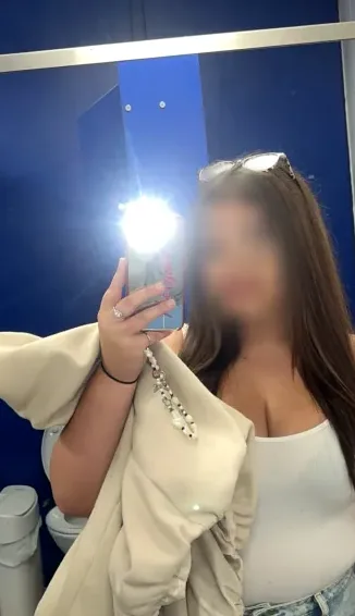 Celina, 18