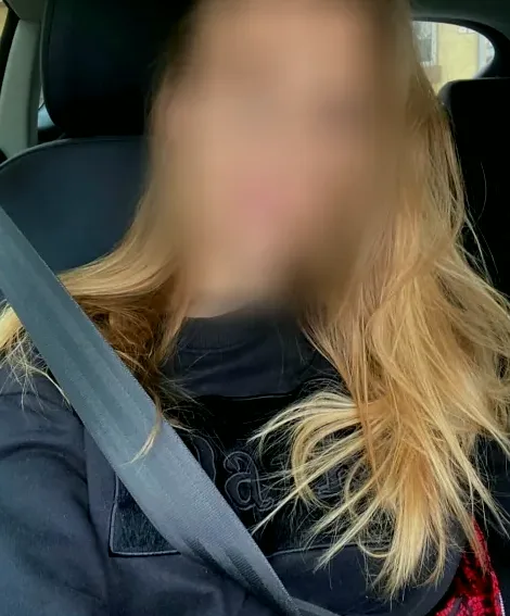 Chiara, 32