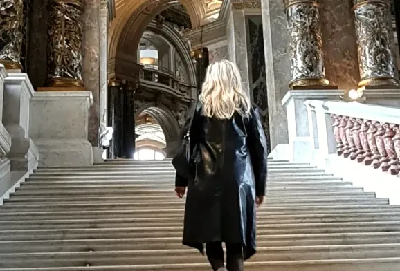 Lara, 20