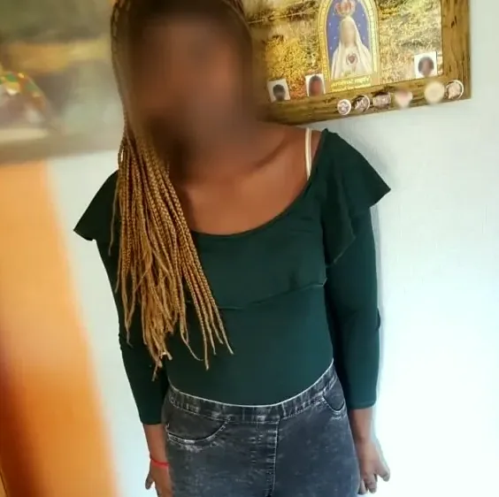 Laura, 36