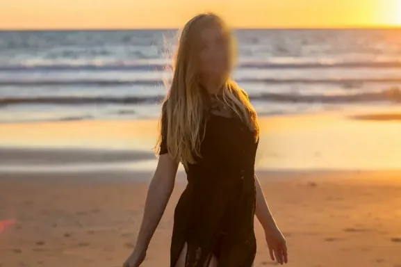 Lotta, 32