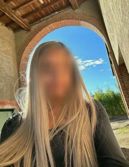 Melina, 28
