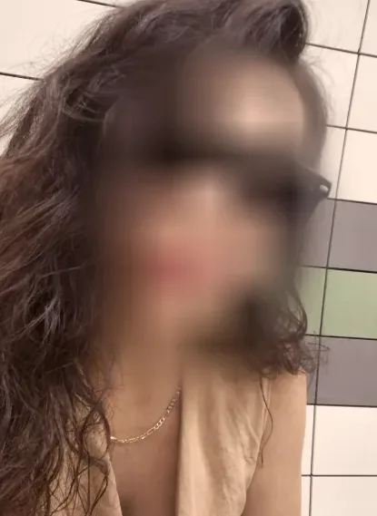 Neele, 36