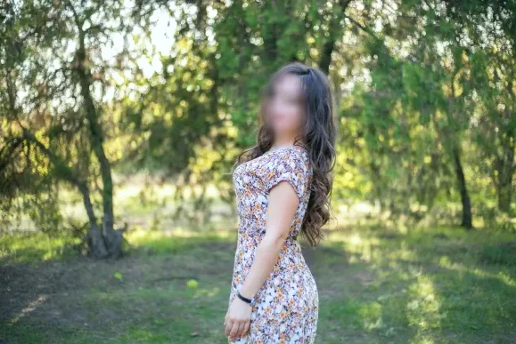 Nina, 39
