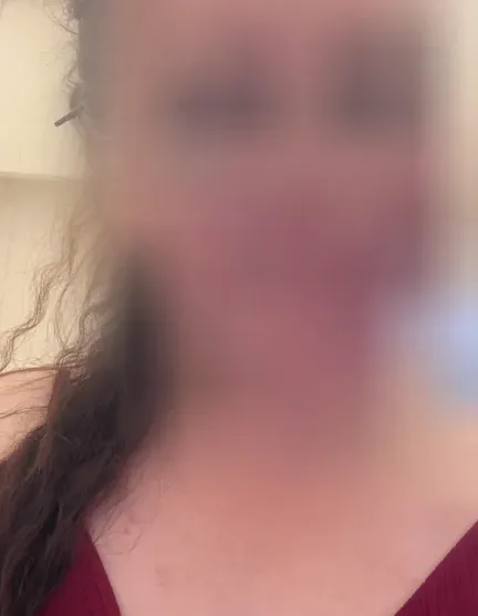 Zeynep, 29
